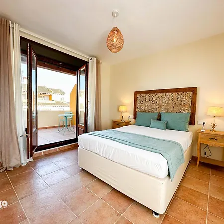 Apartment Bright Modern Duplex - Pir02 *