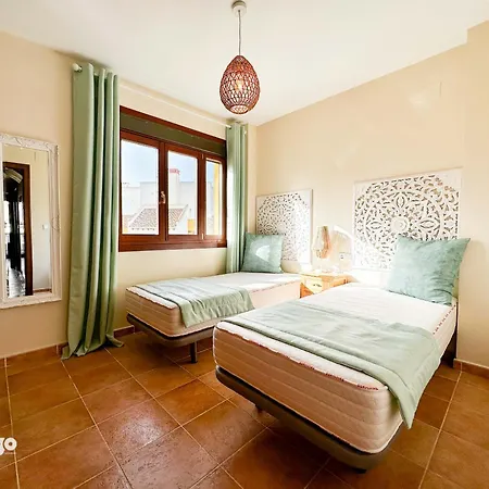 Bright Modern Duplex - Pir02